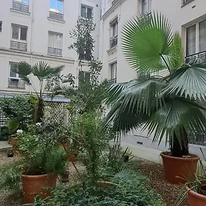 https://studio-arc-de-triomphe-champs-elysees.fr-paris.fr